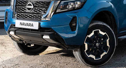 Nissan Navara LE grill and left front wheel